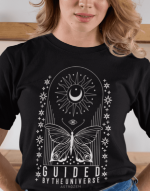 Camiseta Guided By The Universe – Preta