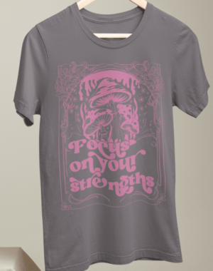 Camiseta Focus And Your Strenghts- Cinza Chumbo Estonado