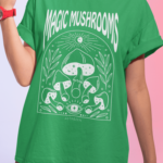 Camiseta Magic Mushrooms - Verde Bandeira