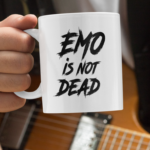 Caneca Emo is not dead