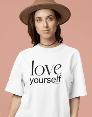 Camiseta Love Yourself- Branca