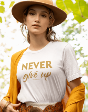 Camiseta Never Give Up- Branca